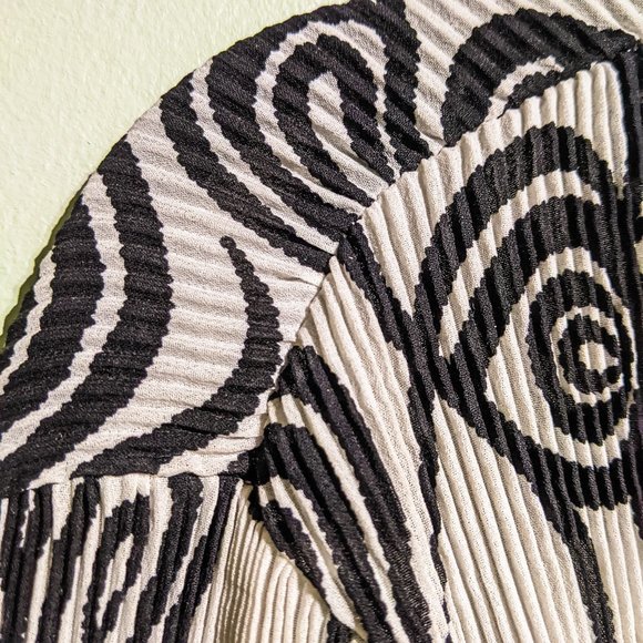 Violet and Claire paisley top, women's size large - Picture 6 of 9